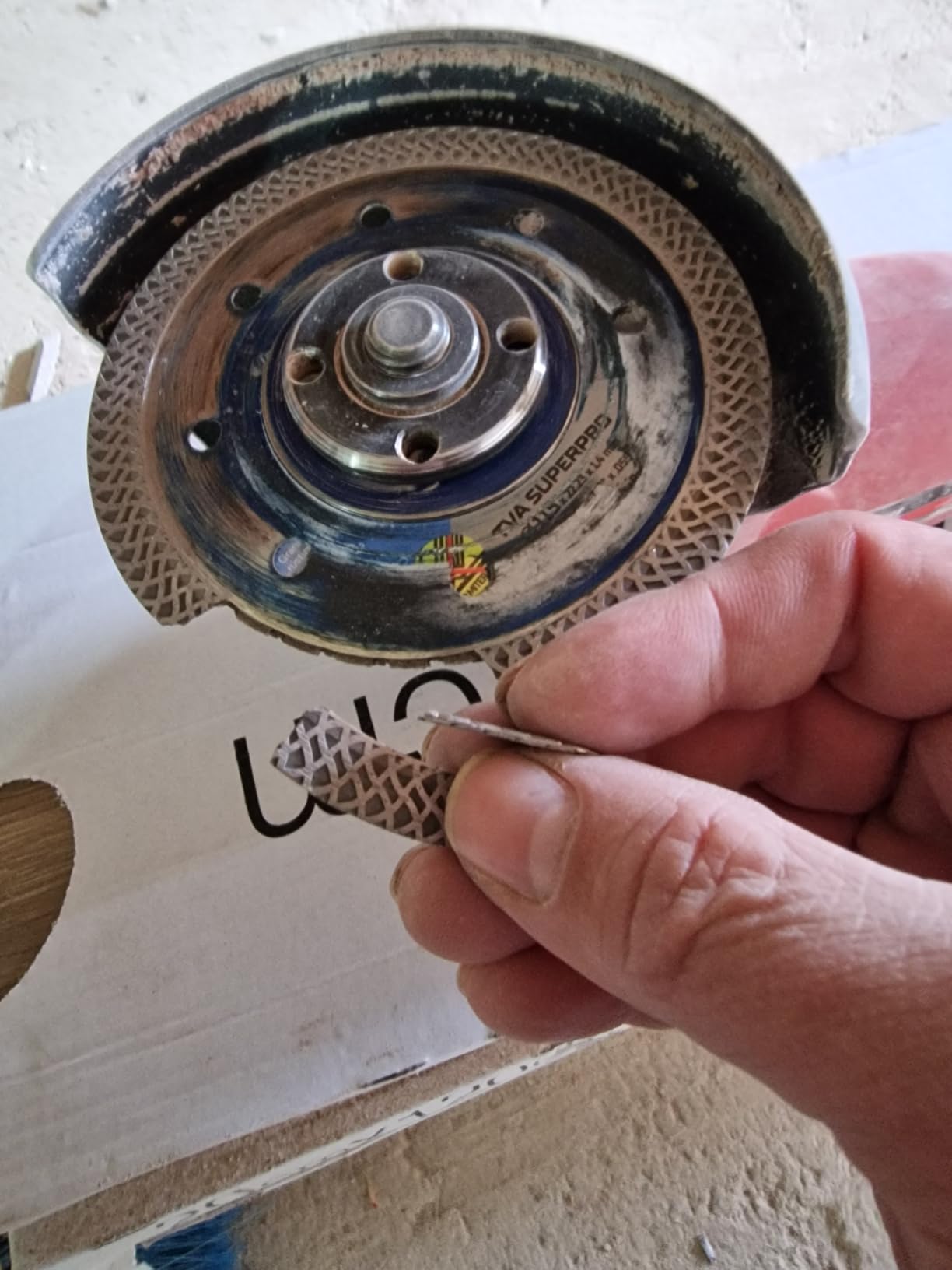 Corta el porcelánico como mantequilla